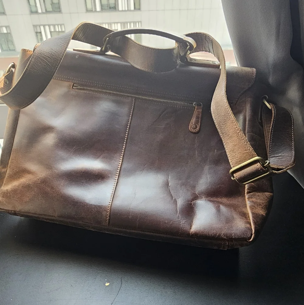 Men's Classic Brown Leather Messenger Bag - Premium Everyday Carry